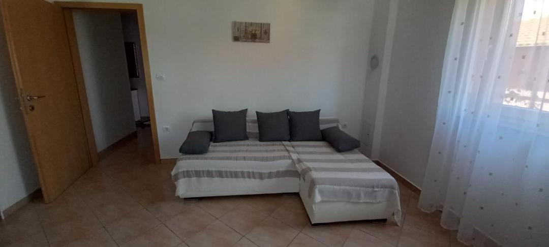 Apartments Buzleta II ฟาชานา ภายนอก รูปภาพ